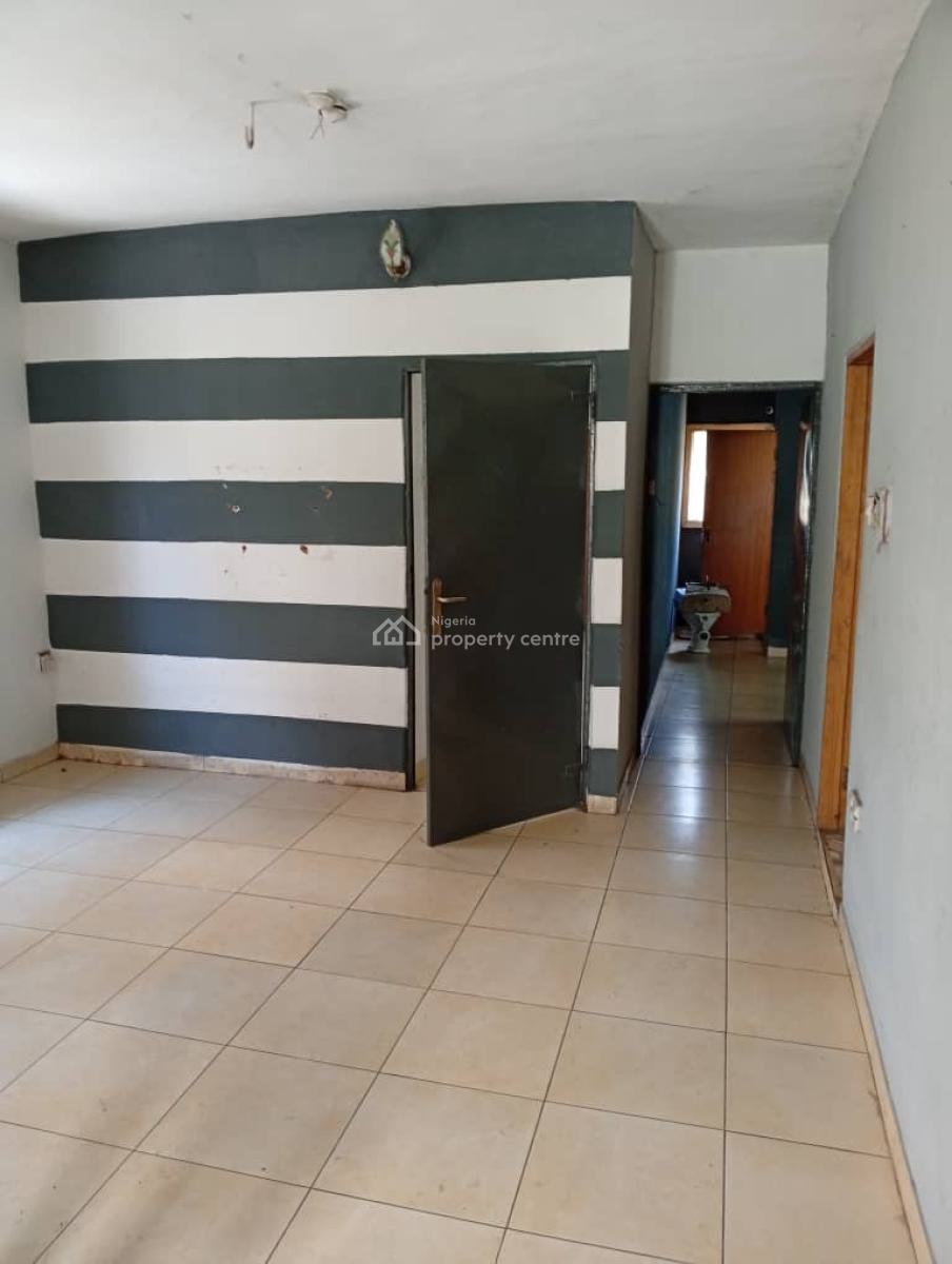Spacious 2 Bedroom Apartment, Gra Phase 1, Magodo, Lagos, Flat / Apartment for Rent