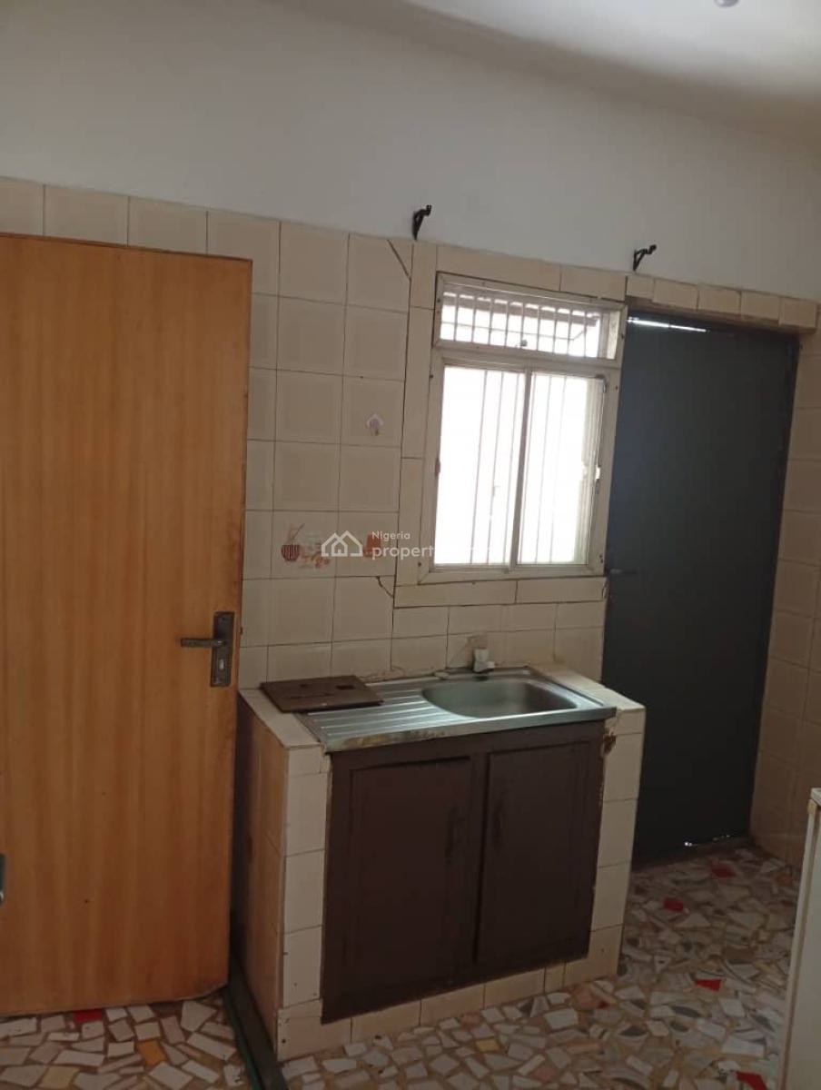 Spacious 2 Bedroom Apartment, Gra Phase 1, Magodo, Lagos, Flat / Apartment for Rent