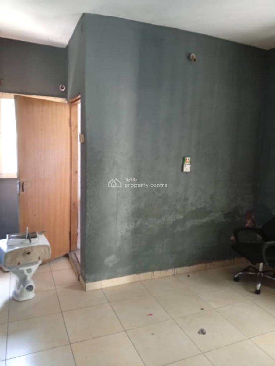 Spacious 2 Bedroom Apartment, Gra Phase 1, Magodo, Lagos, Flat / Apartment for Rent