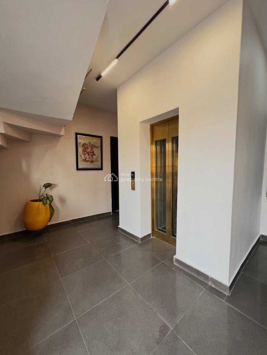 Exquisite 3 Bedroom Apartment + Bq, Lekki Phase 1, Lekki, Lagos, Flat / Apartment for Sale