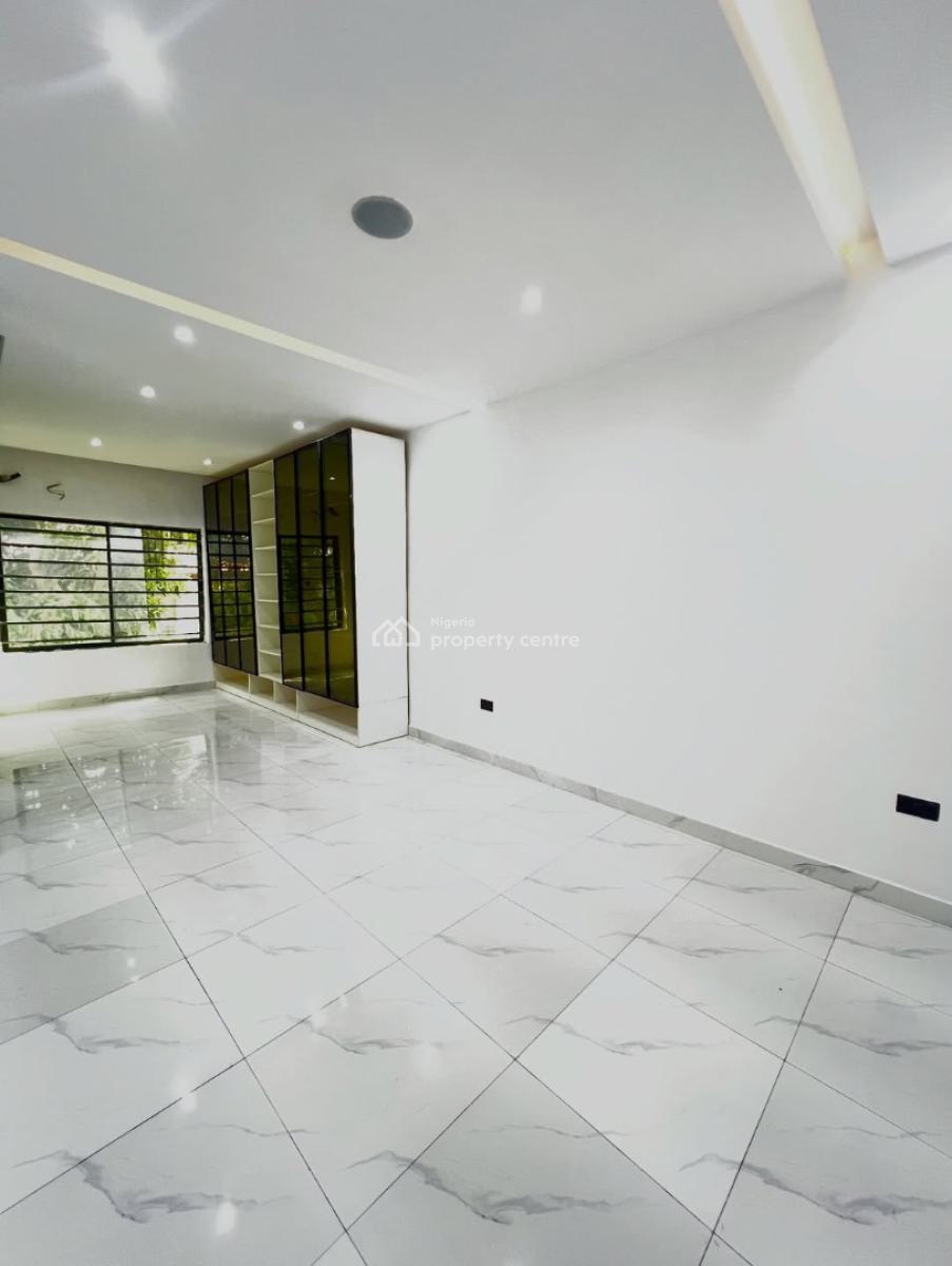 Exquisite 3 Bedroom Apartment + Bq, Lekki Phase 1, Lekki, Lagos, Flat / Apartment for Sale