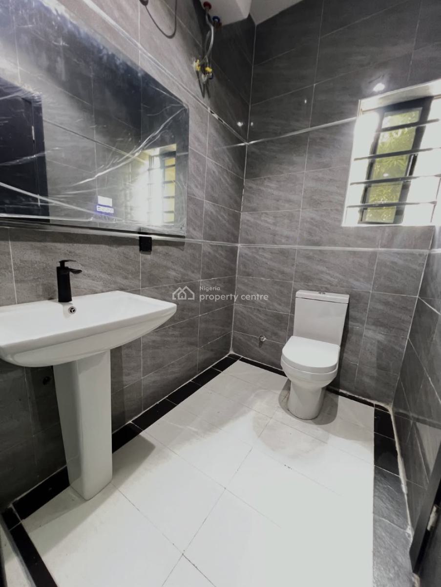 Exquisite 3 Bedroom Apartment + Bq, Lekki Phase 1, Lekki, Lagos, Flat / Apartment for Sale