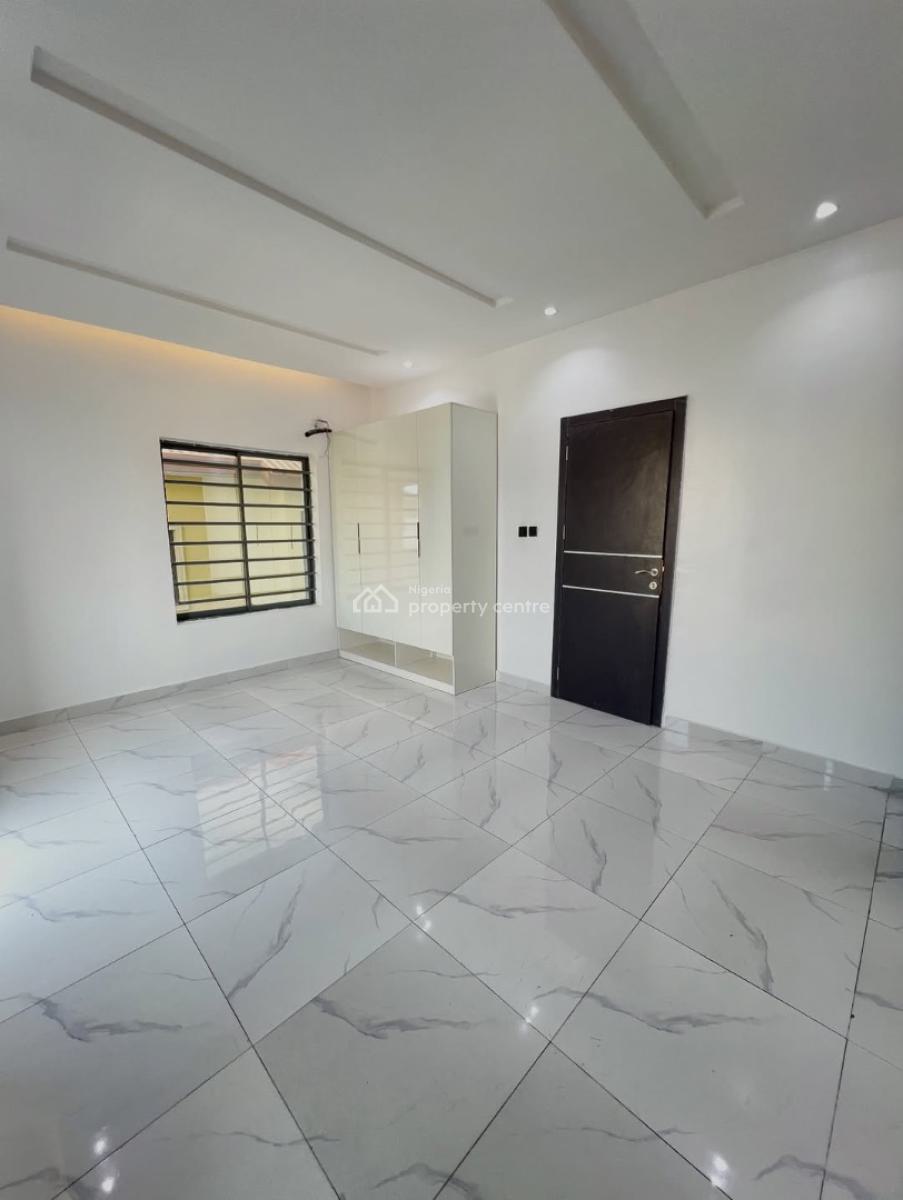 Exquisite 3 Bedroom Apartment + Bq, Lekki Phase 1, Lekki, Lagos, Flat / Apartment for Sale