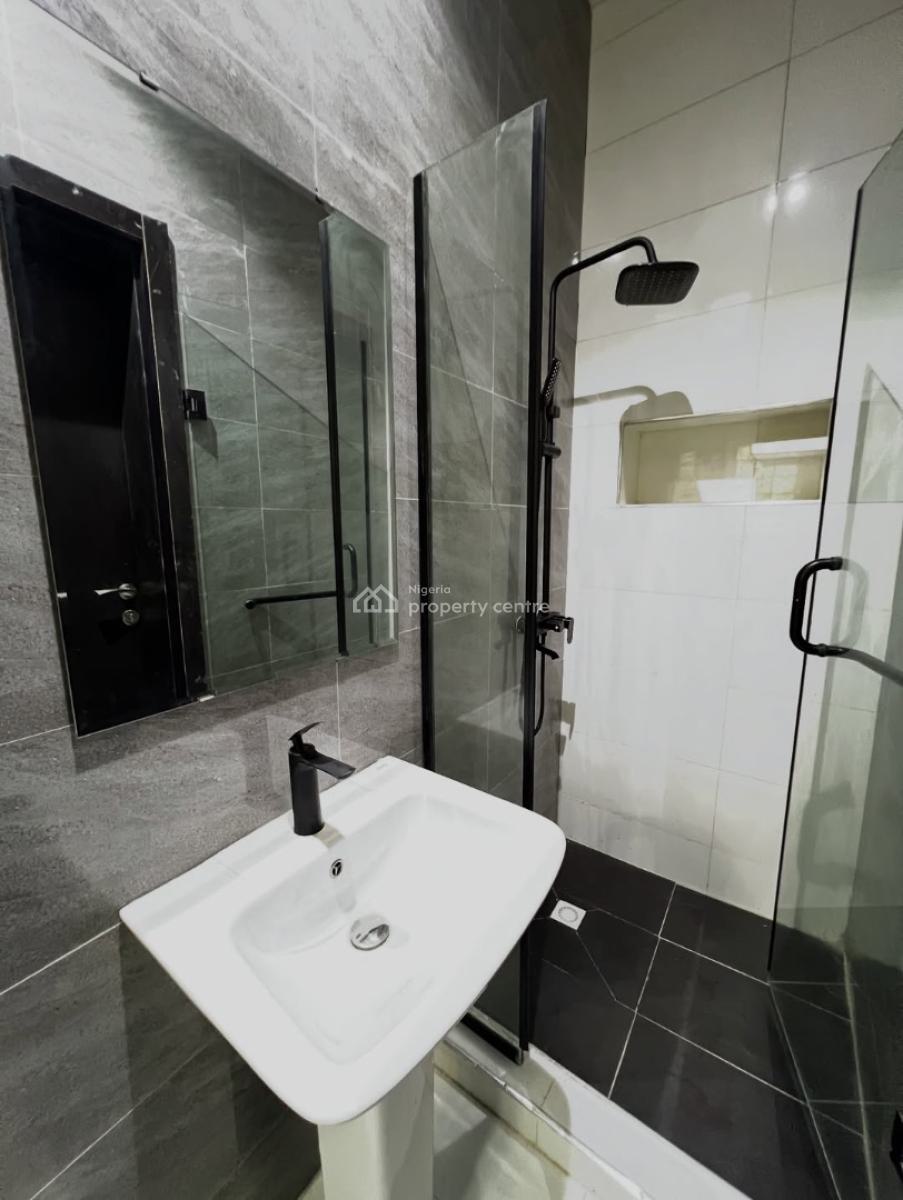 Exquisite 3 Bedroom Apartment + Bq, Lekki Phase 1, Lekki, Lagos, Flat / Apartment for Sale