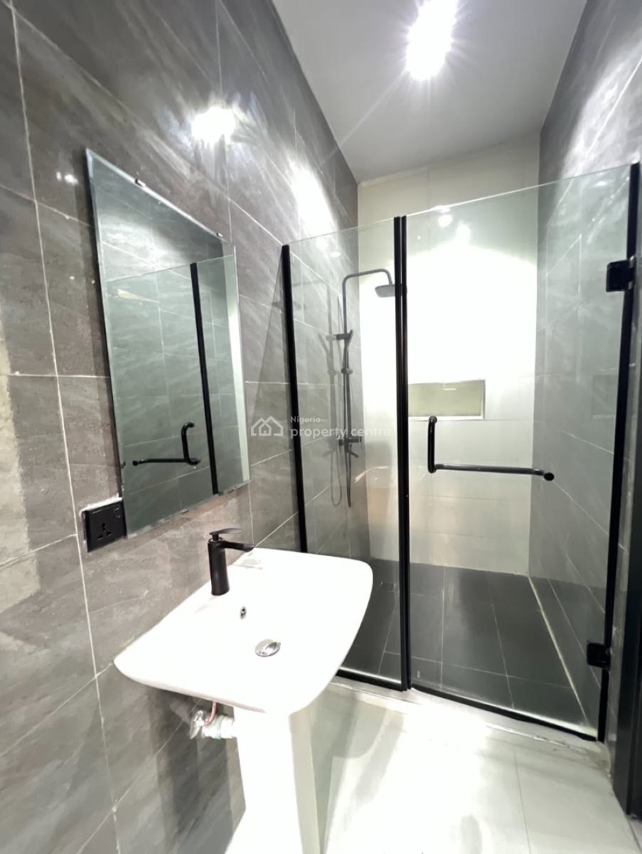 Exquisite 3 Bedroom Apartment + Bq, Lekki Phase 1, Lekki, Lagos, Flat / Apartment for Sale