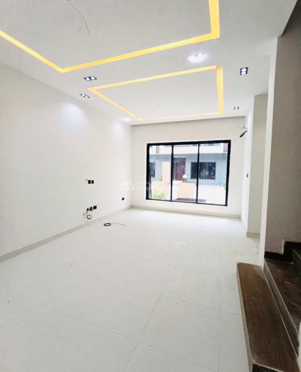 Luxurious Four Bedroom Terraced Duplex with Bq, Swimming Pool & Kids Playground, Lekki Phase 1, Lekki, Lagos, Flat / Apartment for Rent
