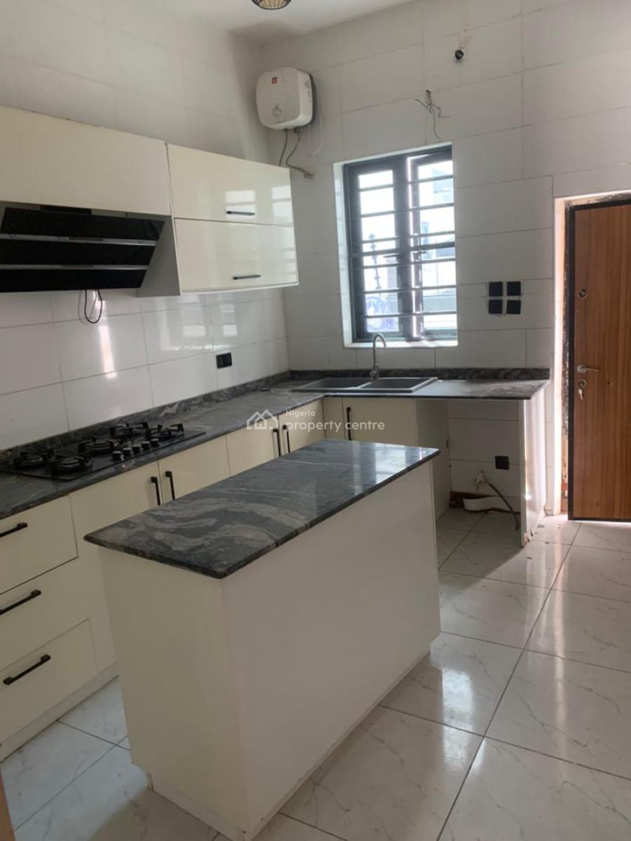 Clean 4 Bedroom Terrace Diolex for Distress, Orchid Riad By Second Toll Gate Lekki, Lekki Phase 2, Lekki, Lagos, Terraced Duplex for Sale