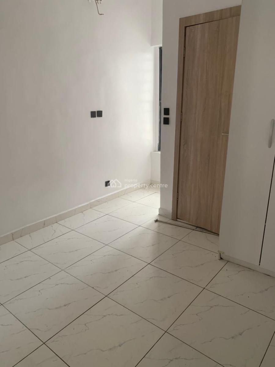 Clean 4 Bedroom Terrace Diolex for Distress, Orchid Riad By Second Toll Gate Lekki, Lekki Phase 2, Lekki, Lagos, Terraced Duplex for Sale