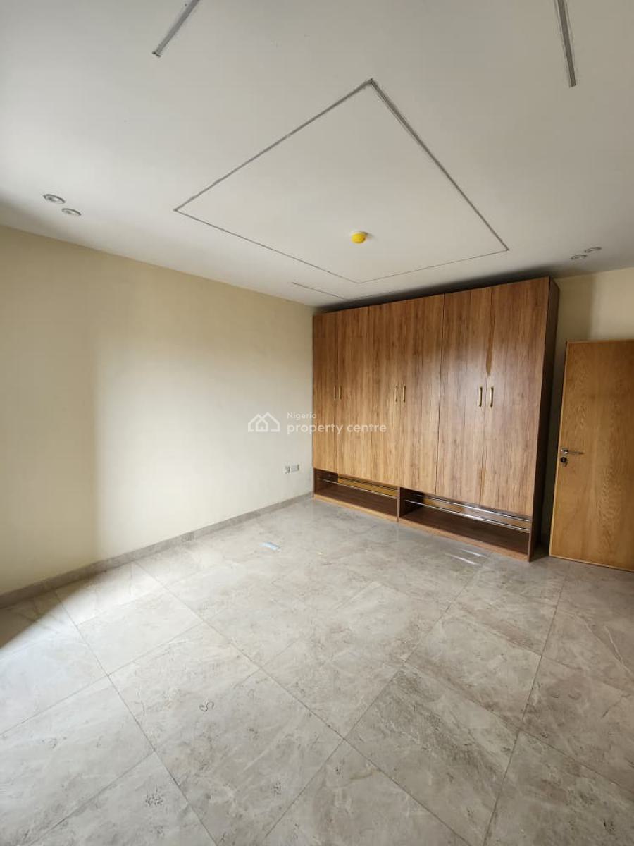 Bran New Finishing 3 Bedrooms Apartments Upstairs, Alagomeji, Yaba, Lagos, Flat / Apartment for Rent