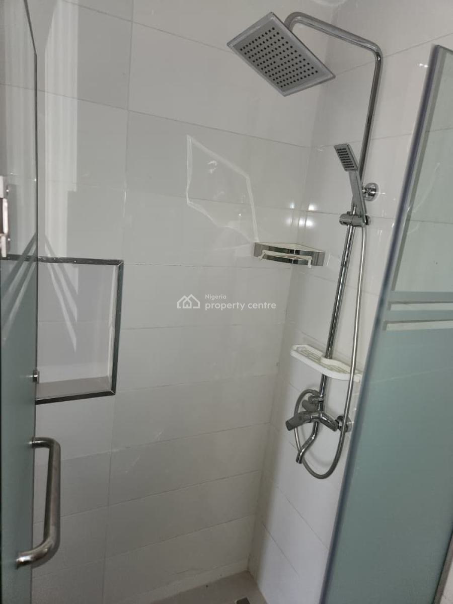 Bran New Finishing 3 Bedrooms Apartments Upstairs, Alagomeji, Yaba, Lagos, Flat / Apartment for Rent