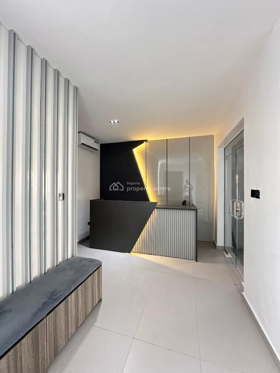 Spacious 3 Bedroom Apartment with Pool, Elevator and Gym., Lekki Phase 1, Lekki, Lagos, Flat / Apartment for Sale