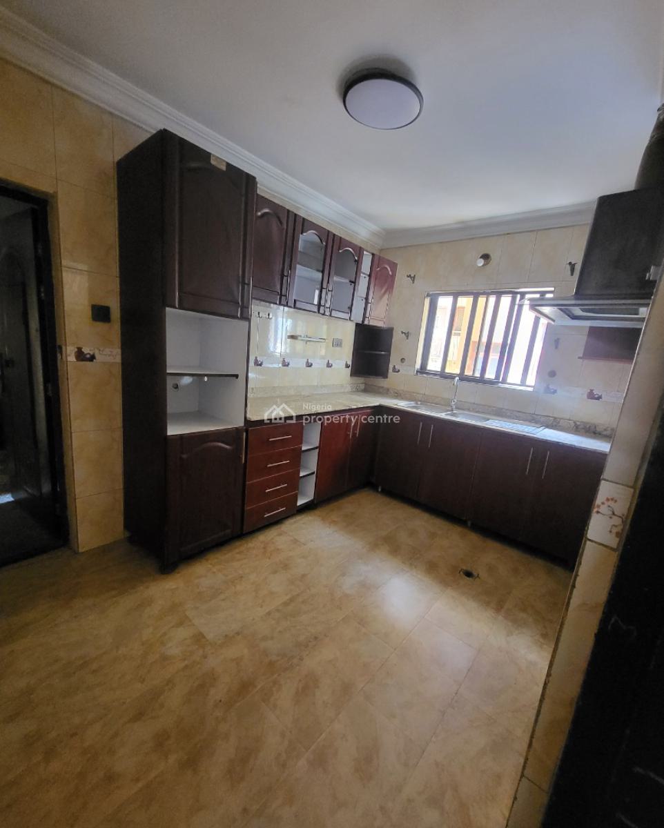 Luxurious Massive 3 Bedroom Flat, By Ecobank Junction, Jabi, Abuja, Flat / Apartment for Rent