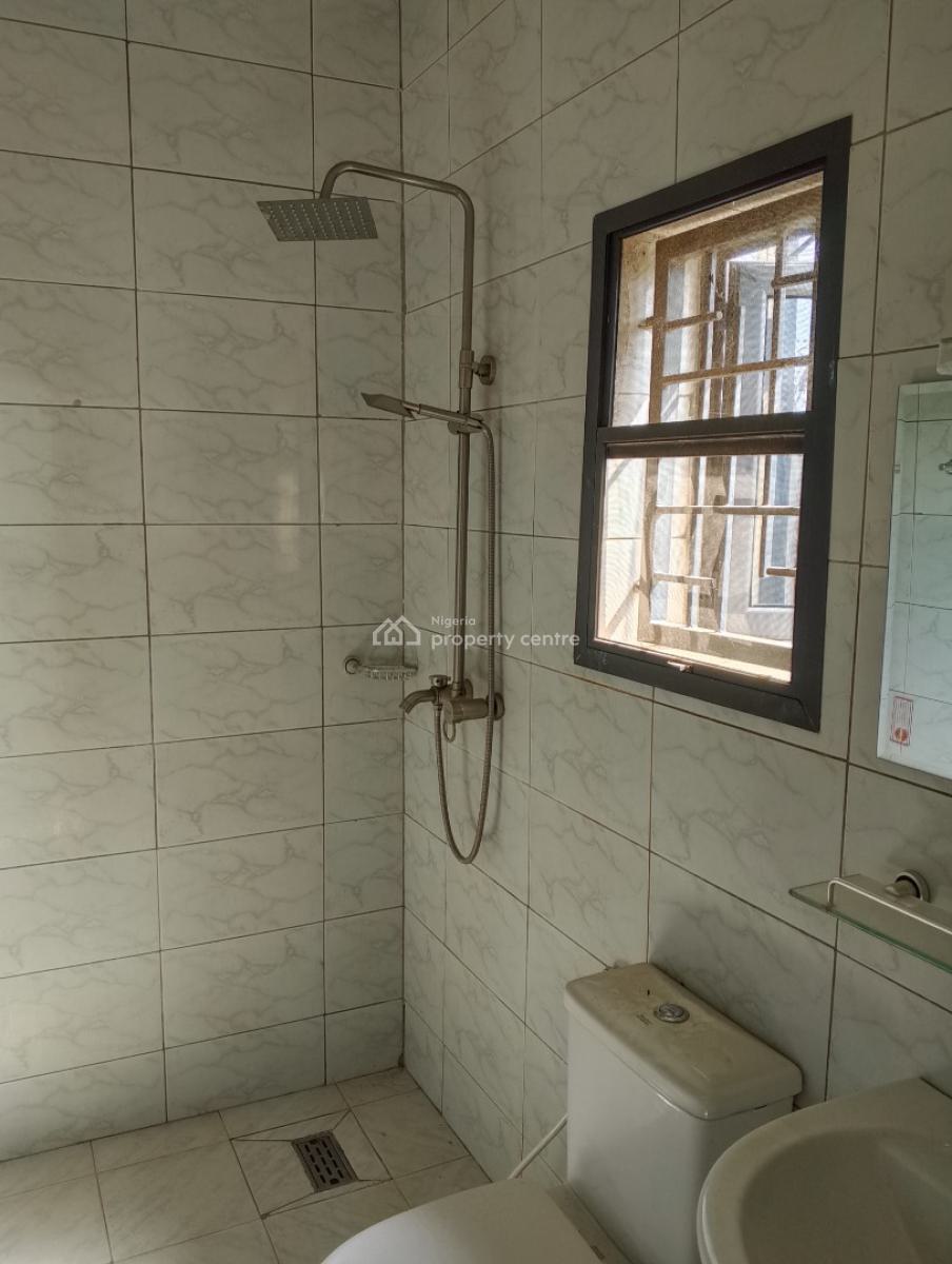 Renovated 3 Bedrooms Flat, Alaja Amodou Shola Street, Durumi, Abuja, Flat / Apartment for Rent