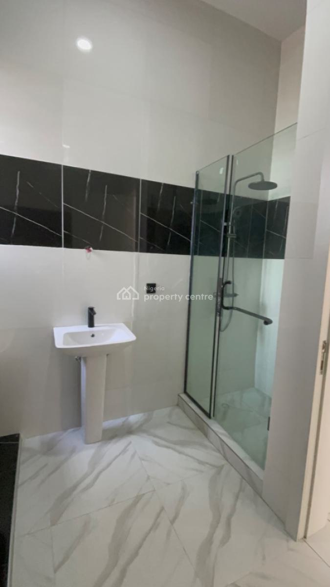 Distress Spacious 4 Bedroom Semi Detached Duplex, Ajah, Lagos, Semi-detached Duplex for Sale