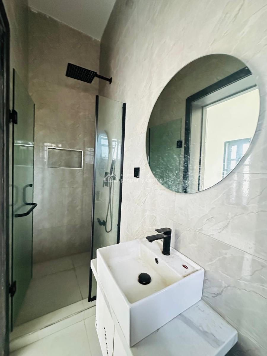 Cozy 2bedroom Apartment Apartment with Bq ,elevator & Gym, Lekki Phase 1, Lekki, Lagos, Flat / Apartment for Rent