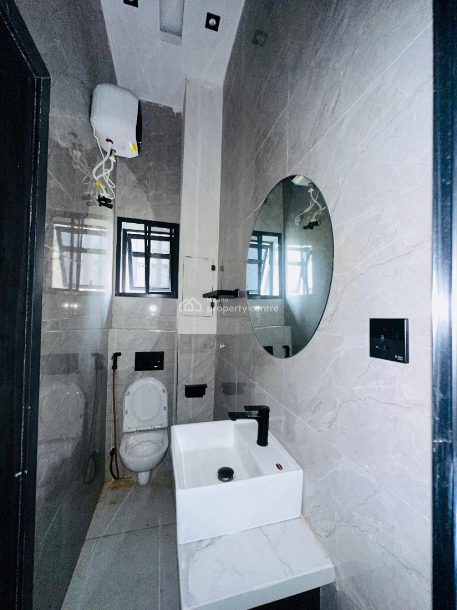 Cozy 2bedroom Apartment Apartment with Bq ,elevator & Gym, Lekki Phase 1, Lekki, Lagos, Flat / Apartment for Rent