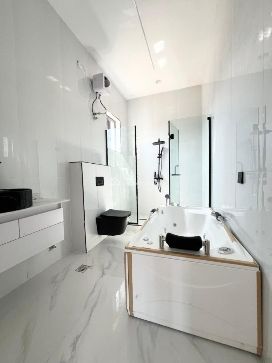 5 Bedrooms Fully-detached Duplex with Bq, Ajah, Lagos, Detached Duplex for Sale