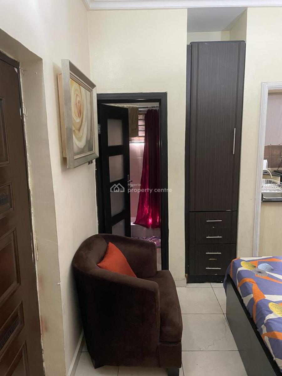 Studio, Surulere, Lagos, Self Contain (single Rooms) Short Let