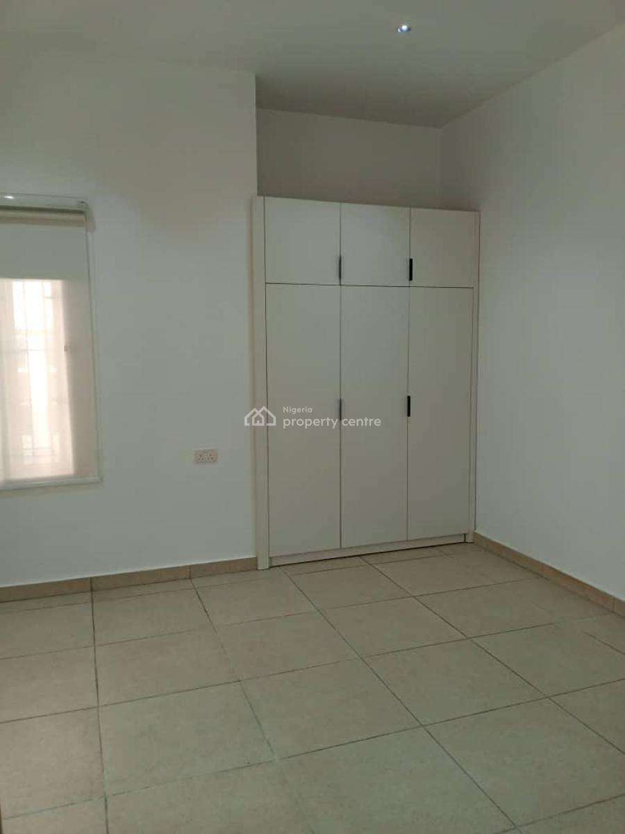 Nice Two Bedroom Flat, Lekki Phase 1, Lekki, Lagos, Flat / Apartment for Rent