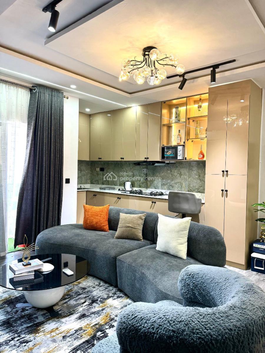 1 Bedrooms Apartment with Pool, Full Mirror and Ps5, Lekki Phase 1, Lekki, Lagos, Flat / Apartment Short Let