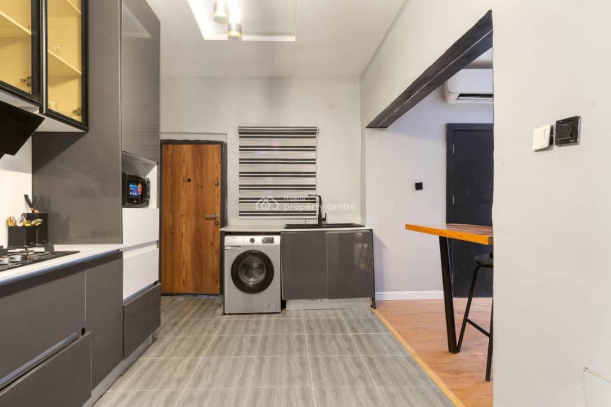 3 Bedroom Duplex with Snooker, Ps5 , Football Pitch️, Bathtub, Lekki Phase 1, Lekki, Lagos, Flat / Apartment Short Let