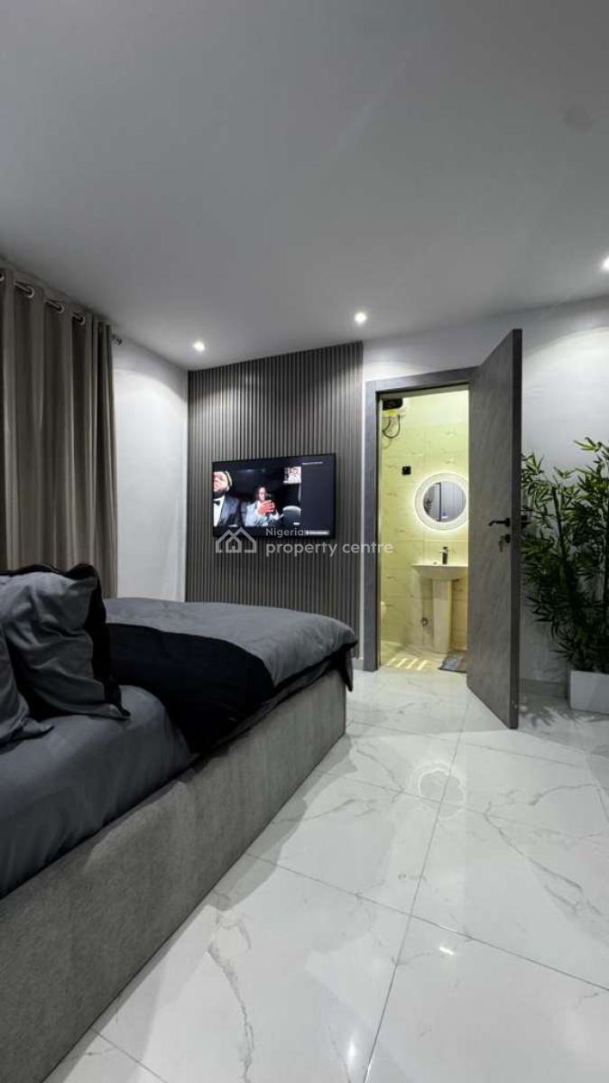 Luxury 2 Bedroom Apartment with All Round Balconies, Pool and Gym, Lekki Phase 1, Lekki, Lagos, House Short Let