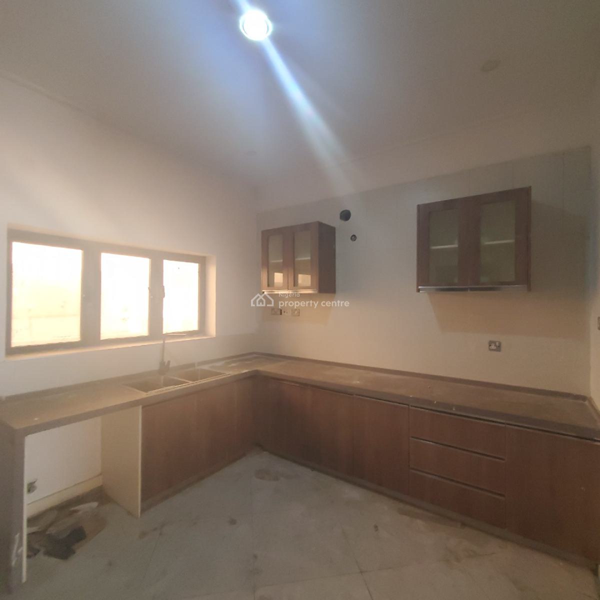Beautiful 3 Bedroom Terrace Duplex Within a Secured Estate, Chevron, Lekki, Lagos, House for Sale
