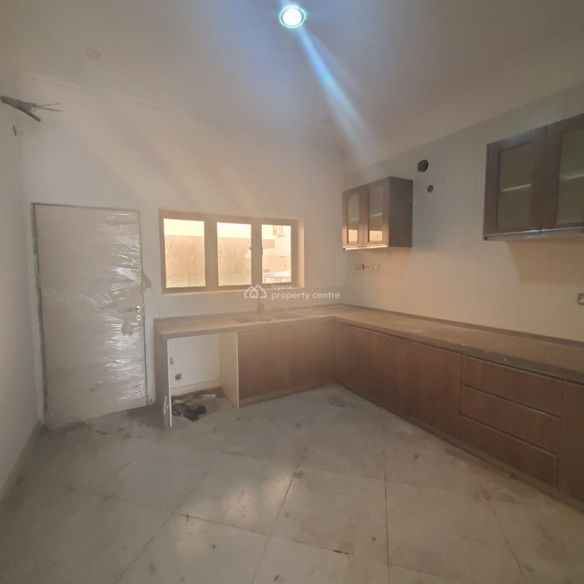 Beautiful 3 Bedroom Terrace Duplex Within a Secured Estate, Chevron, Lekki, Lagos, House for Sale