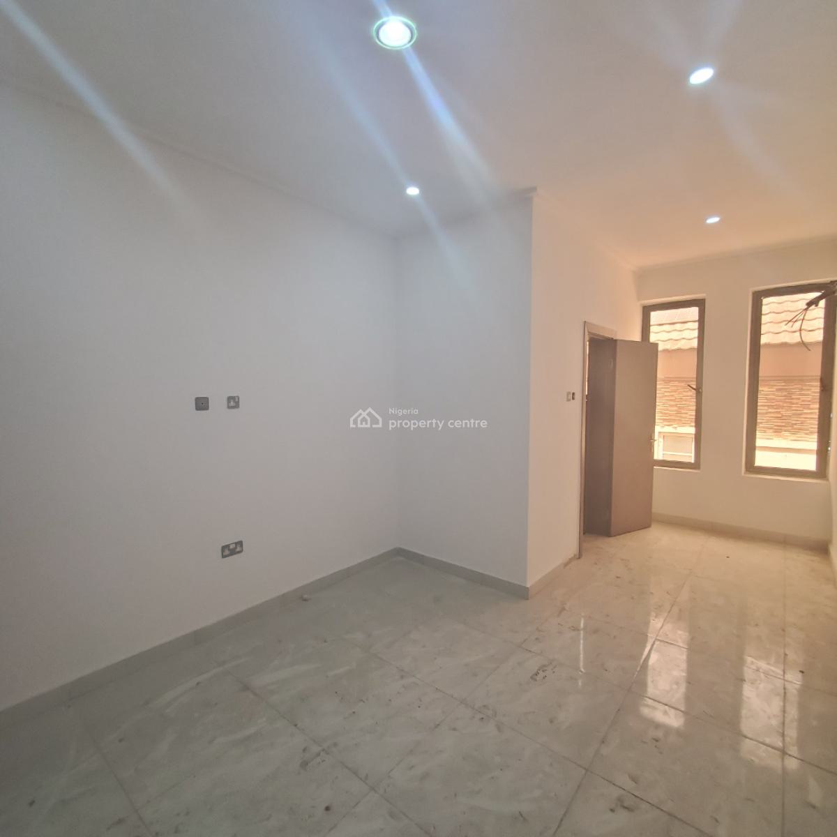 Beautiful 3 Bedroom Terrace Duplex Within a Secured Estate, Chevron, Lekki, Lagos, House for Sale