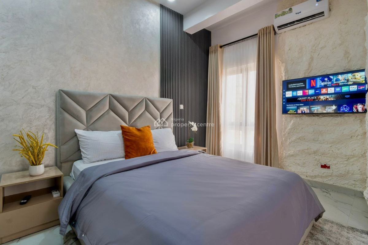 2 Bedroom Apartment with Football Table, Swimming Pool, Lekki Phase 1, Lekki, Lagos, Flat / Apartment Short Let