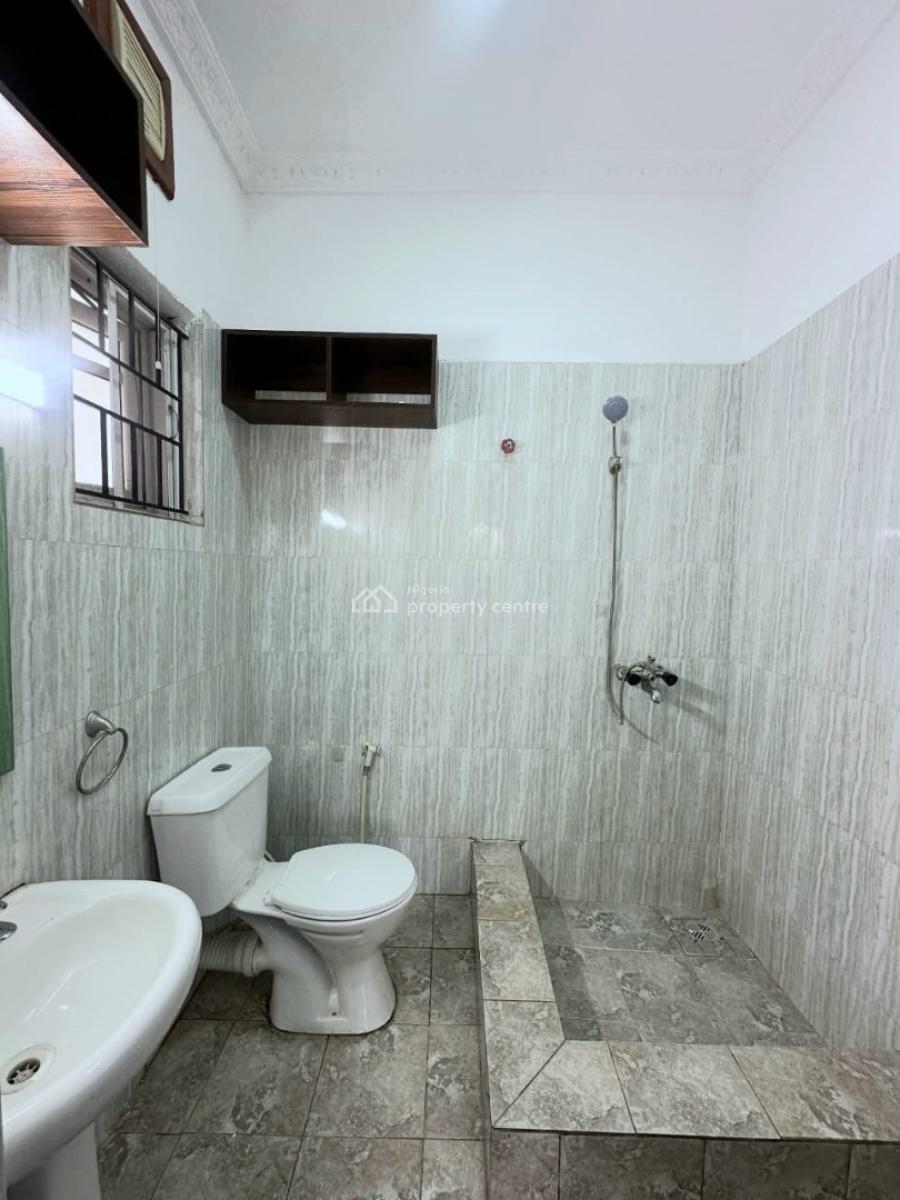 Spacious 2-bedroom Apartment, Lekki Phase 1, Lekki, Lagos, Flat / Apartment for Rent