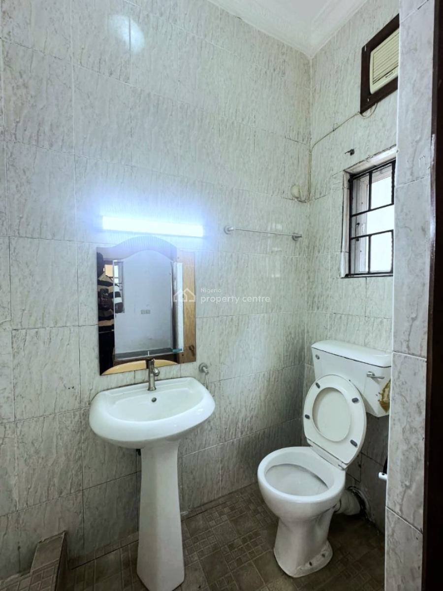 Spacious 2-bedroom Apartment, Lekki Phase 1, Lekki, Lagos, Flat / Apartment for Rent