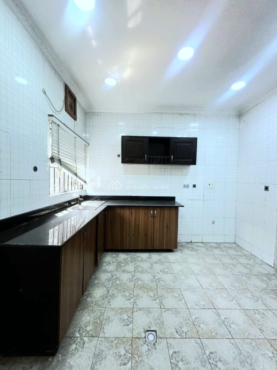 Spacious 2-bedroom Apartment, Lekki Phase 1, Lekki, Lagos, Flat / Apartment for Rent