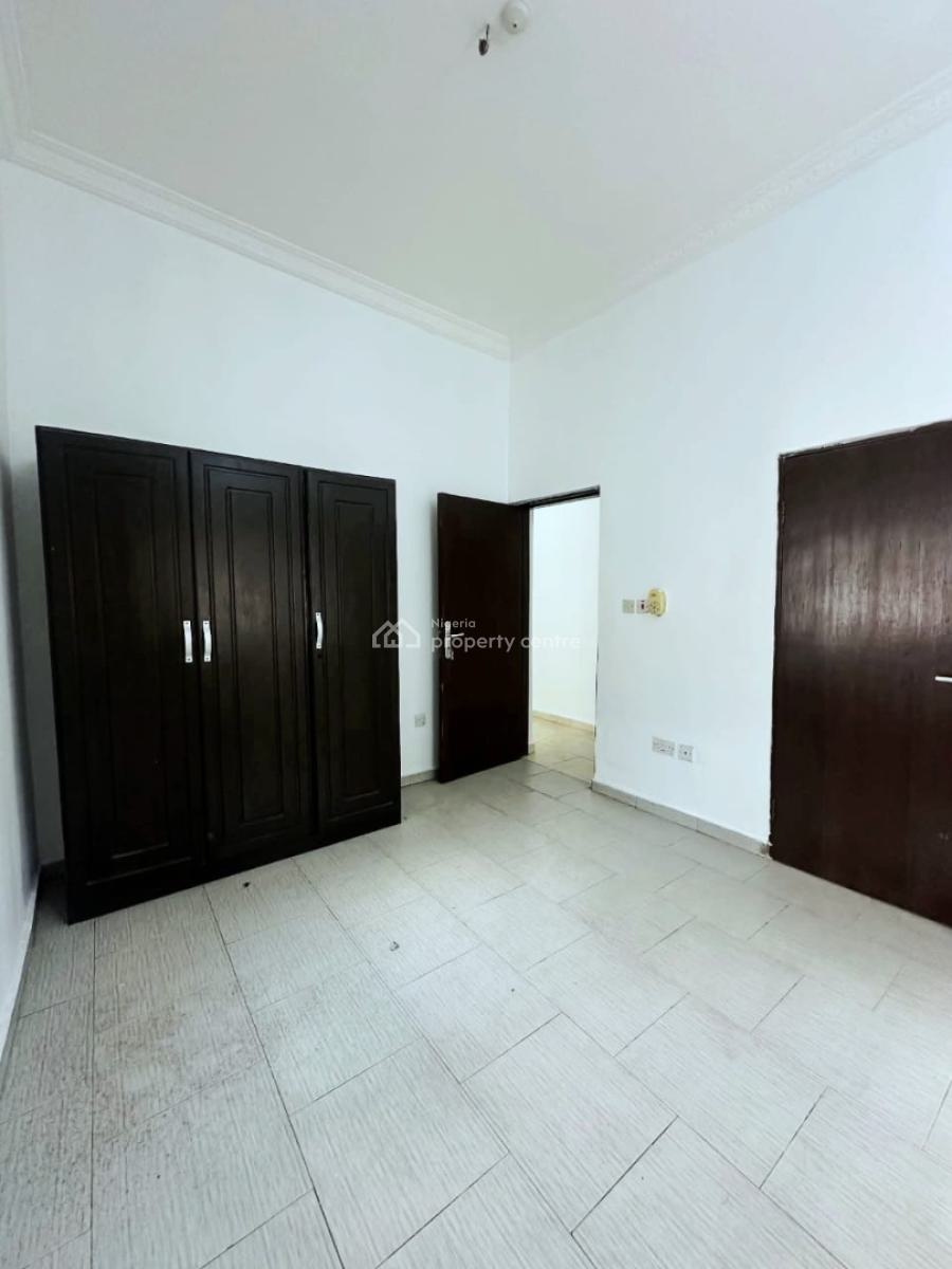 Spacious 2-bedroom Apartment, Lekki Phase 1, Lekki, Lagos, Flat / Apartment for Rent