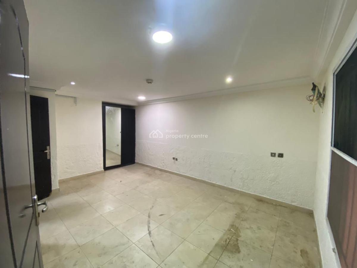 Fully Serviced and Spacious 5 Bedroom Terrace Duplex, Osapa, Lekki, Lagos, Terraced Duplex for Sale