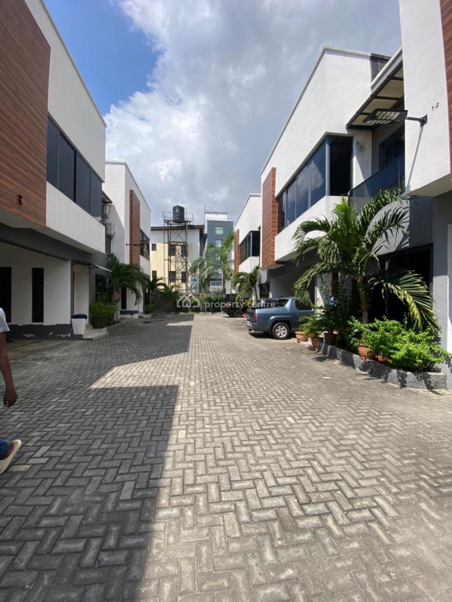 4 Bedroom Terrace Duplex with Bq, Osapa, Lekki, Lagos, Terraced Duplex for Rent