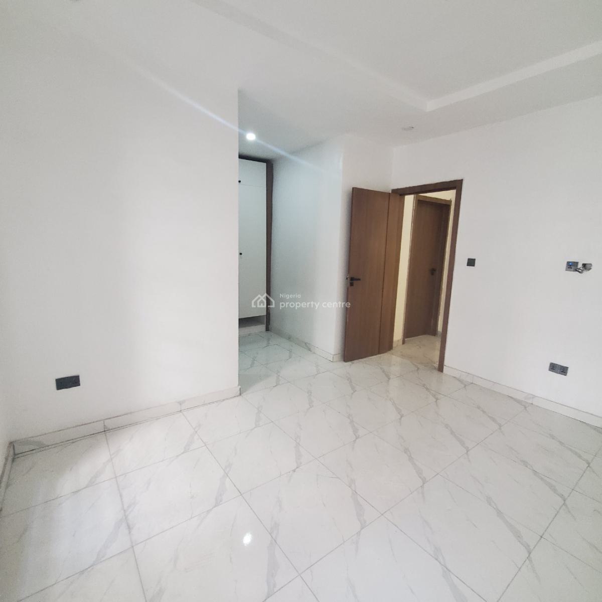 Lovely 4bedroom Terrace Duplex with  a Gym,bq,pool in a Secured Estate, Chevron, Lekki, Lagos, House for Sale