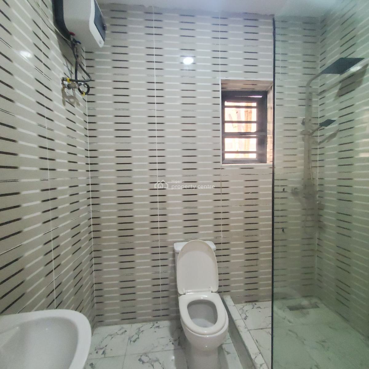 Lovely 4bedroom Terrace Duplex with  a Gym,bq,pool in a Secured Estate, Chevron, Lekki, Lagos, House for Sale