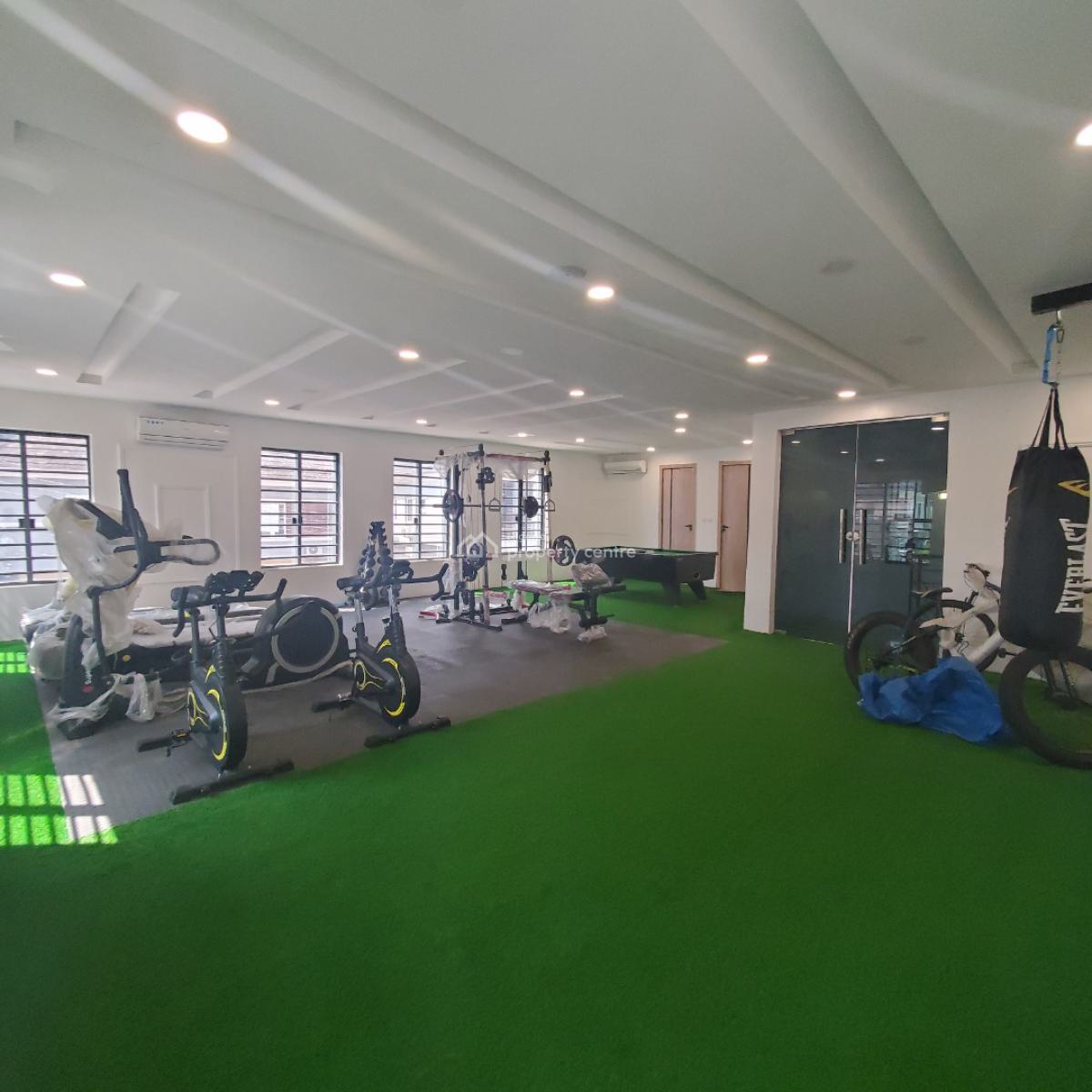 Lovely 4bedroom Terrace Duplex with  a Gym,bq,pool in a Secured Estate, Chevron, Lekki, Lagos, House for Sale