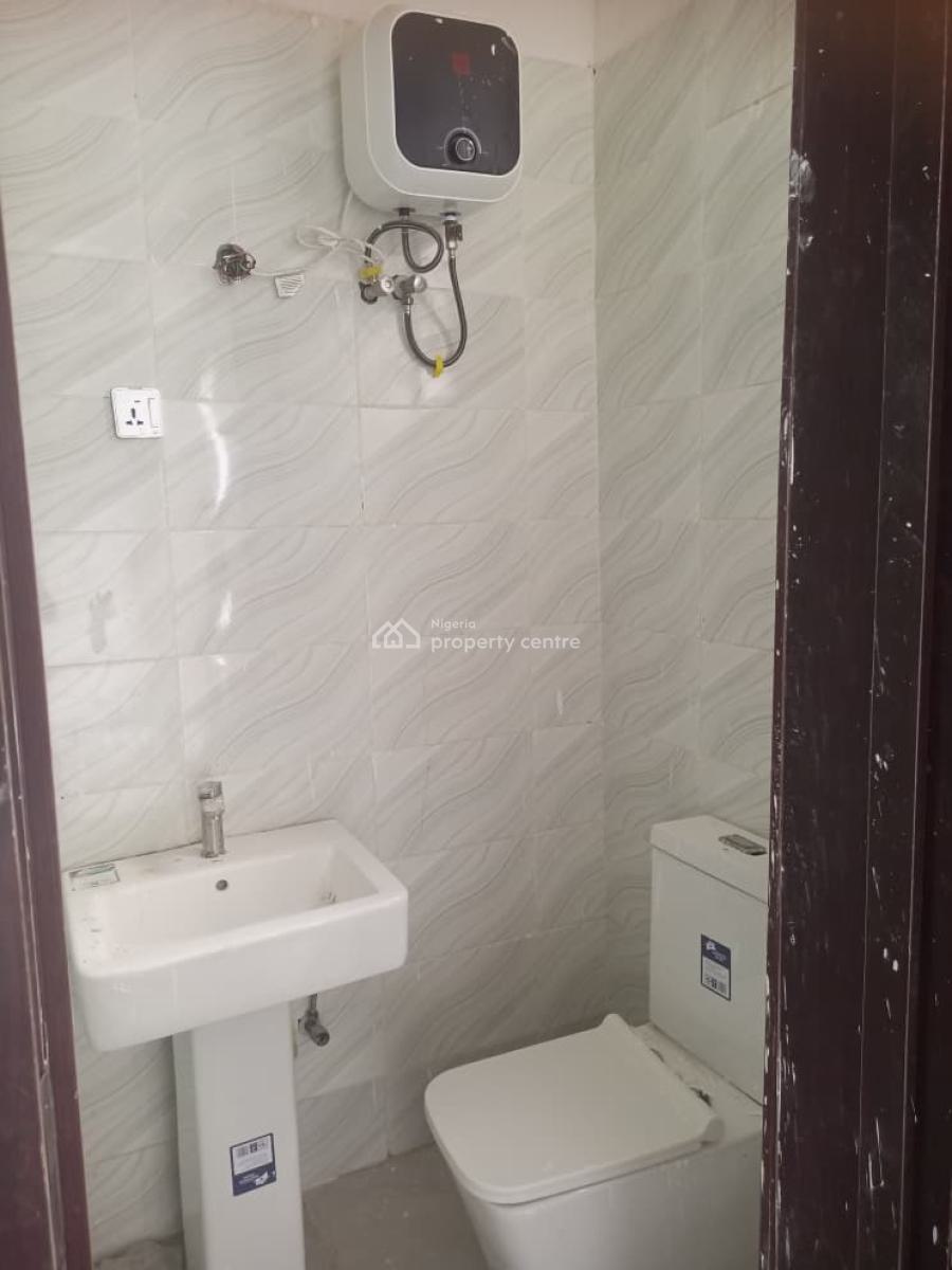 Serviced 2 Bedroom Apartment, Mobil Road Ajah Lagos, Ilaje, Ajah, Lagos, Flat / Apartment for Rent