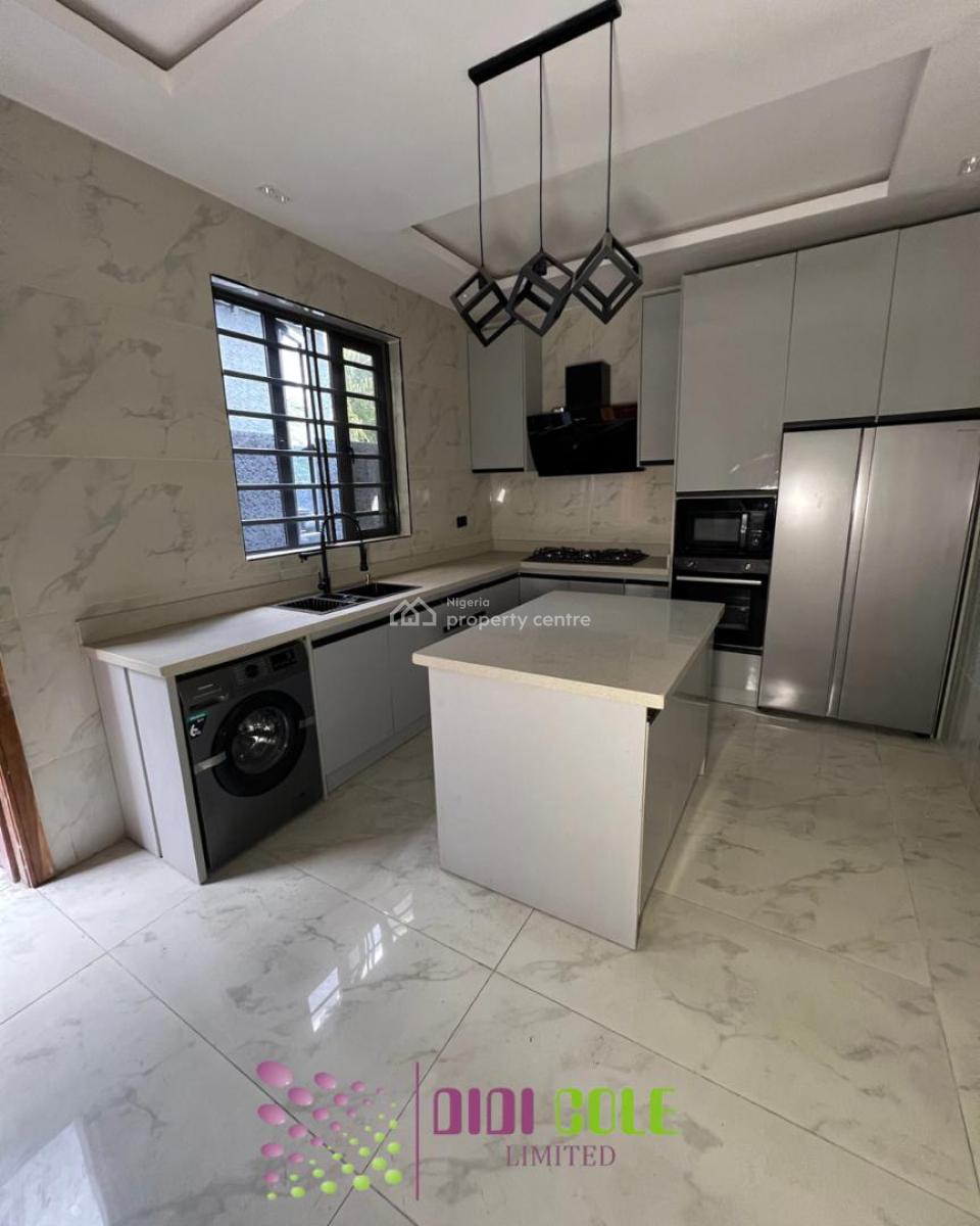 5 Bedroom Fully Detached Duplex with Bq, Ologolo, Lekki, Lagos, Detached Duplex for Sale