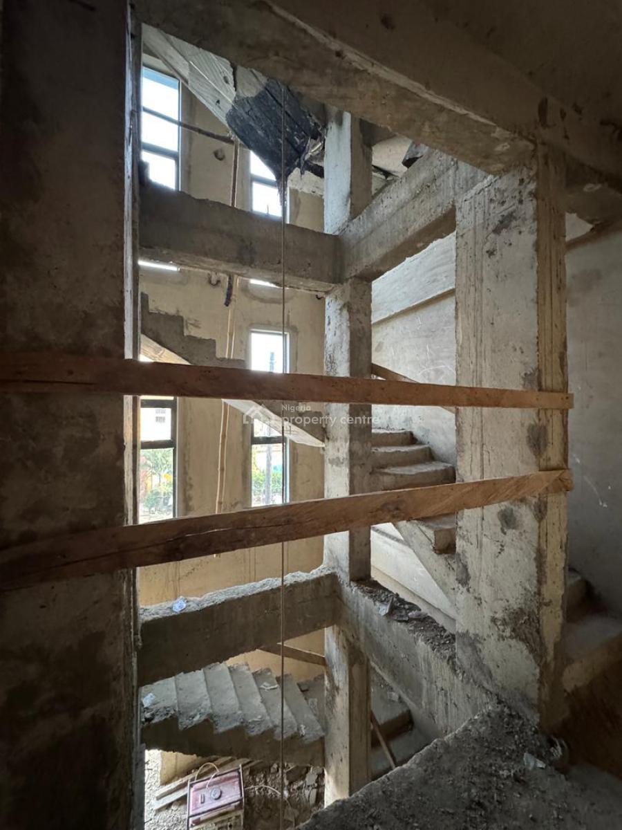 Nicely Built 3 Bedroom Apartment in a Serene Environment, Yaba, Lagos, Flat / Apartment for Sale