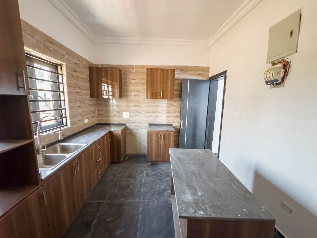 Cozy 3 Bedroom Terrace House, Avon Estate, Orchid Road, Lekki, Lagos, Terraced Duplex for Rent