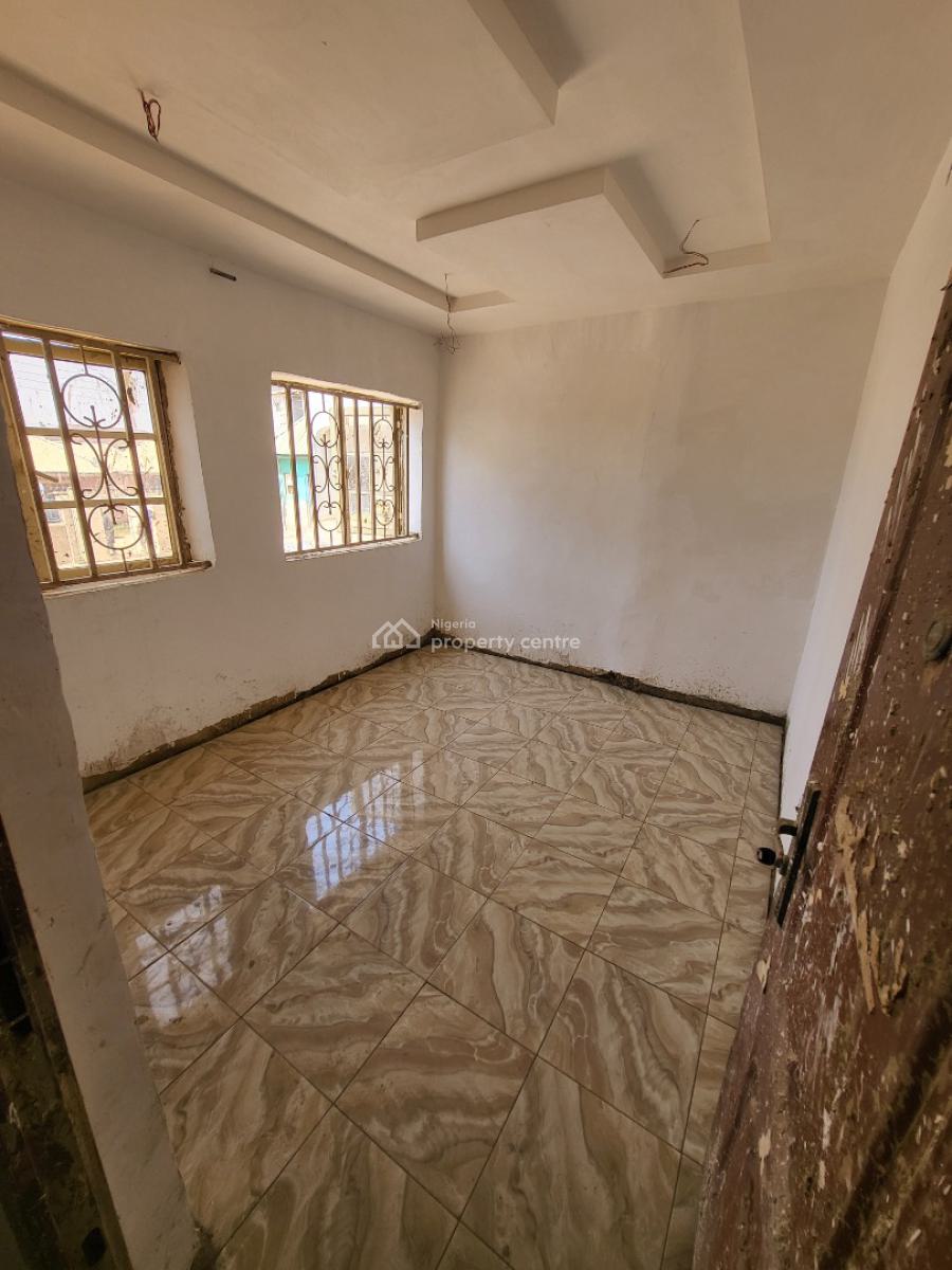 a Nicely Built 2 Bedroom, City College By Mtn Mast, Karu, Abuja, Flat / Apartment for Rent