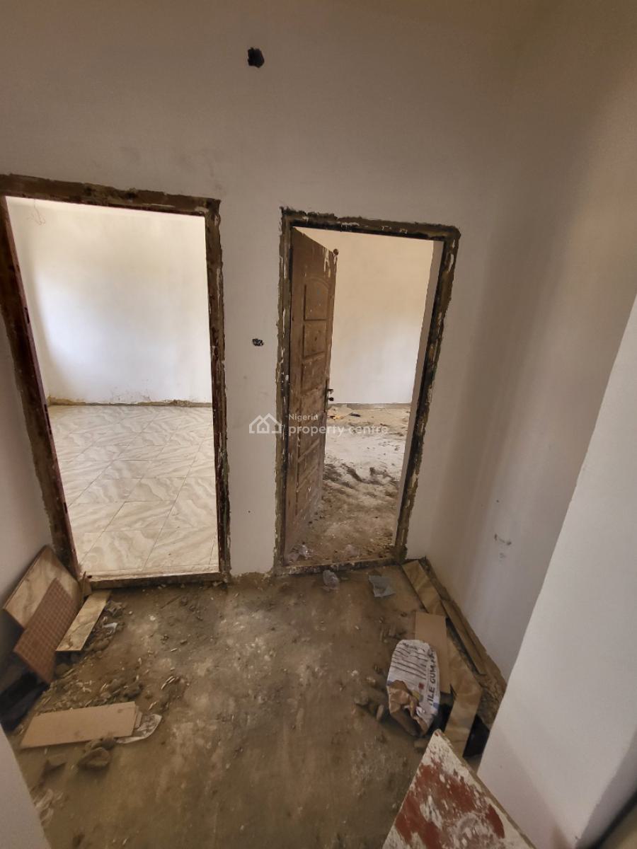 a Nicely Built 2 Bedroom, City College By Mtn Mast, Karu, Abuja, Flat / Apartment for Rent