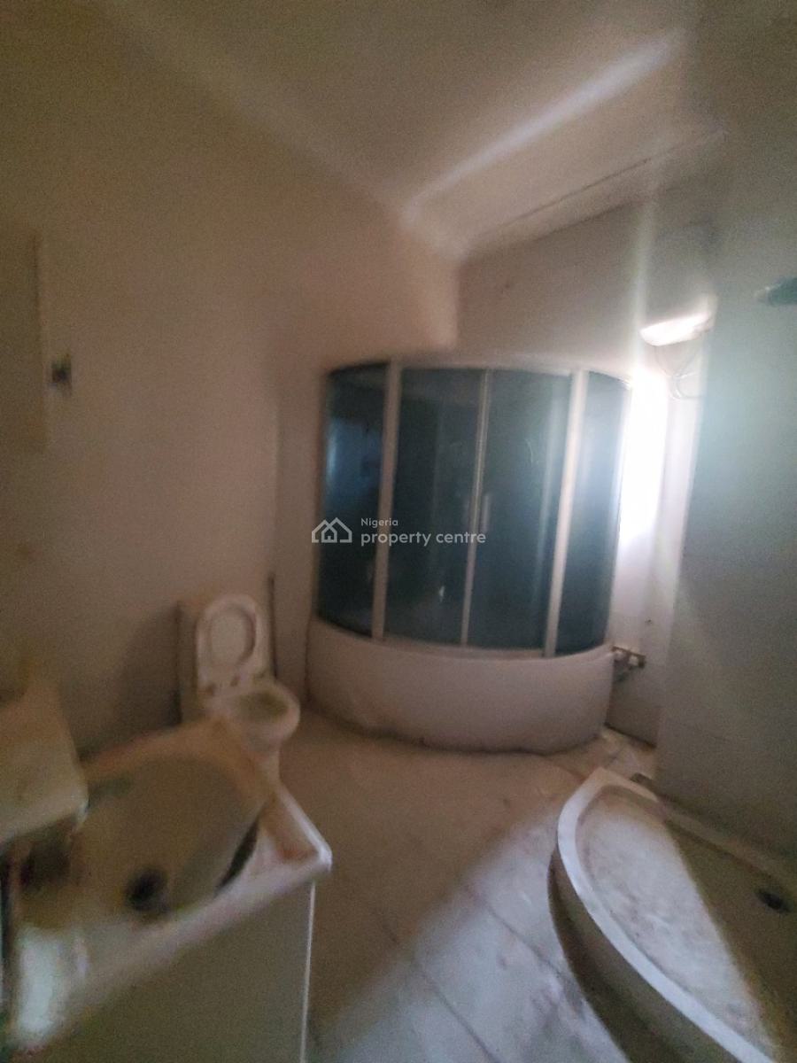 Massive 3 Bedroom Flat on The Ground Floor, By American International School, Durumi, Abuja, Flat / Apartment for Rent