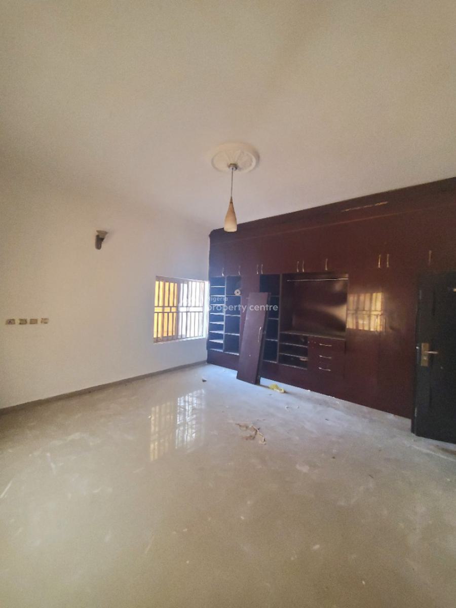 Massive 3 Bedroom Flat on The Ground Floor, By American International School, Durumi, Abuja, Flat / Apartment for Rent