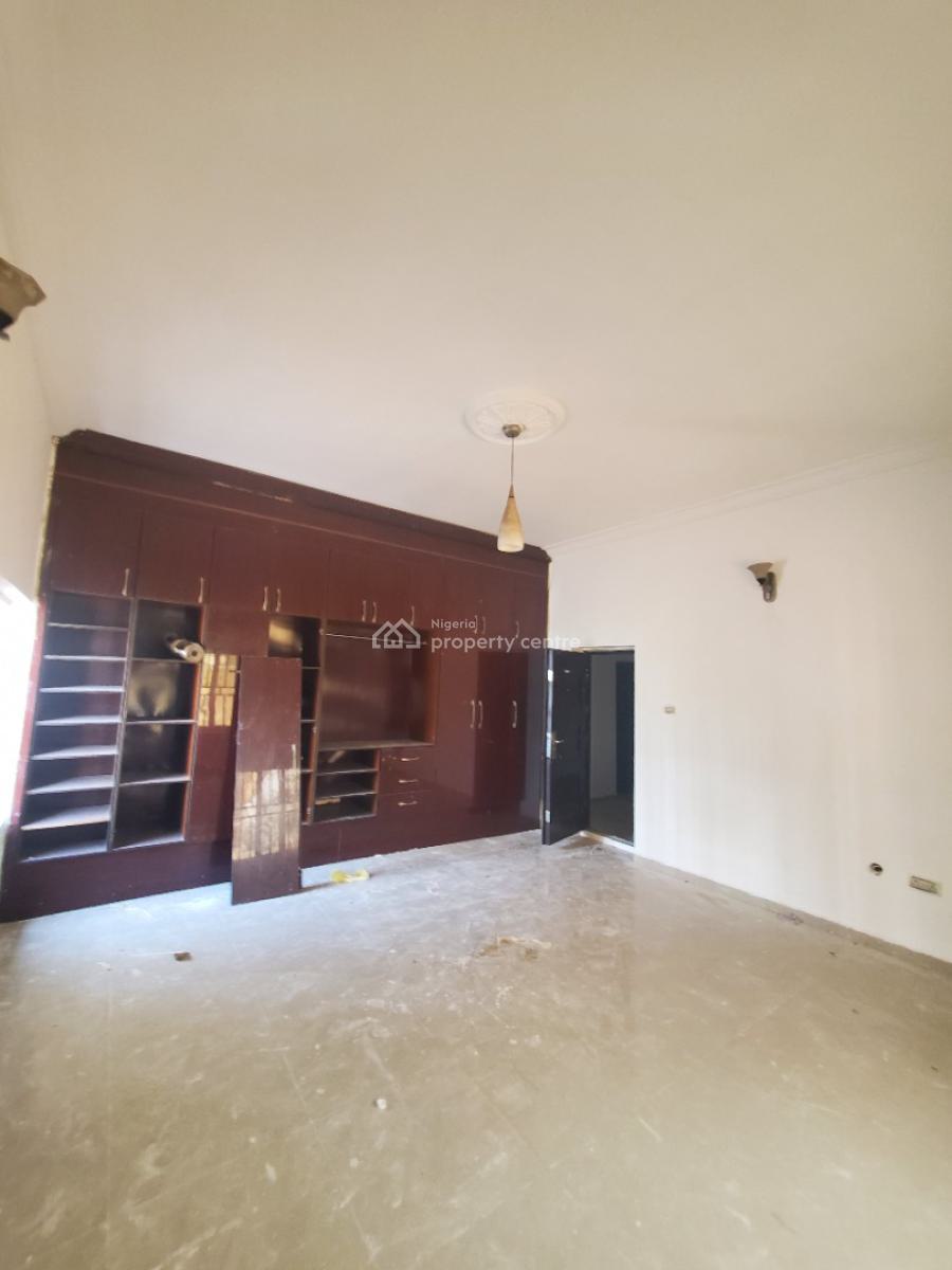 Massive 3 Bedroom Flat on The Ground Floor, By American International School, Durumi, Abuja, Flat / Apartment for Rent