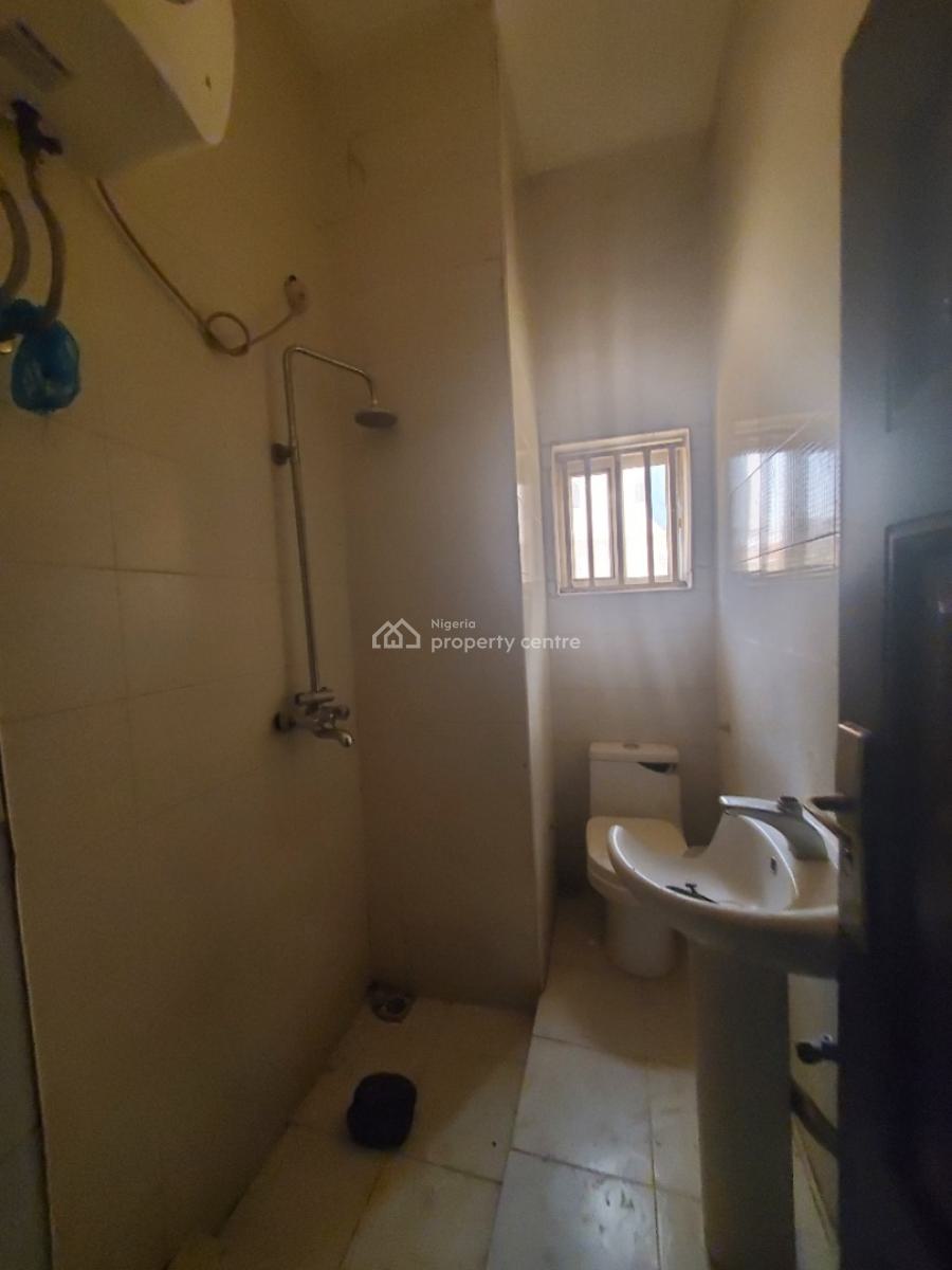 Massive 3 Bedroom Flat on The Ground Floor, By American International School, Durumi, Abuja, Flat / Apartment for Rent