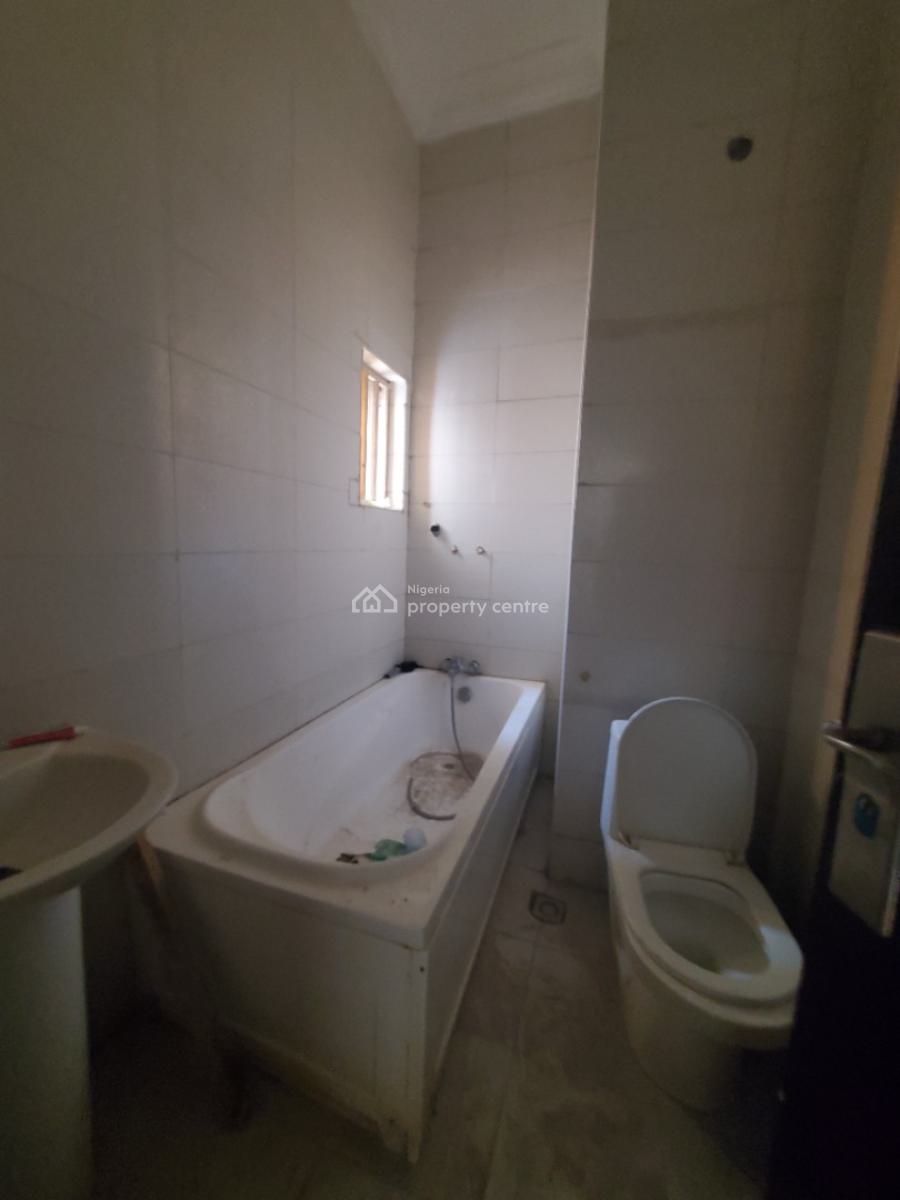 Massive 3 Bedroom Flat on The Ground Floor, By American International School, Durumi, Abuja, Flat / Apartment for Rent